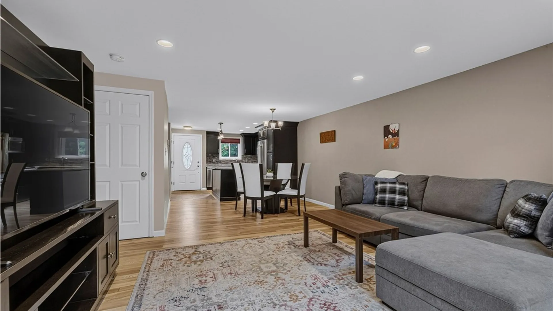 Property at 5 Chestnut Hills, New Hartford, NY 13413 17