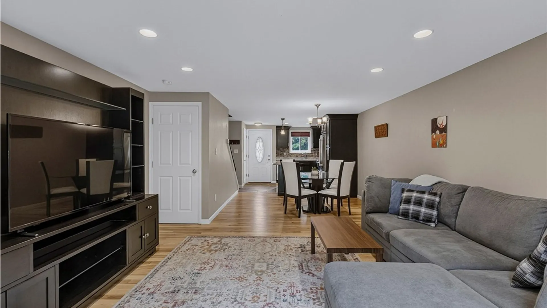 Property at 5 Chestnut Hills, New Hartford, NY 13413 18
