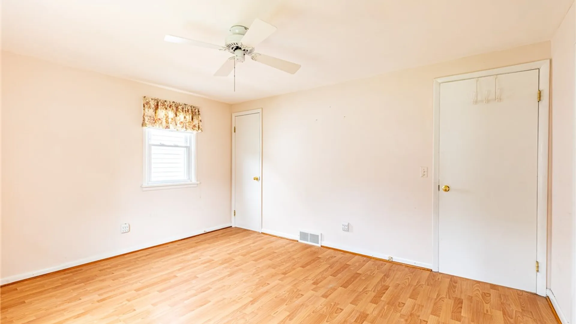 Property at 544 Harvest Drive, Greece, NY 14626 21