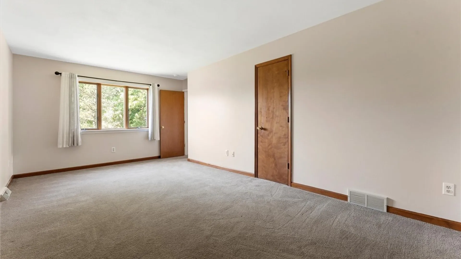 Property at 440 Summerhaven Drive, Manlius, NY 13057 24