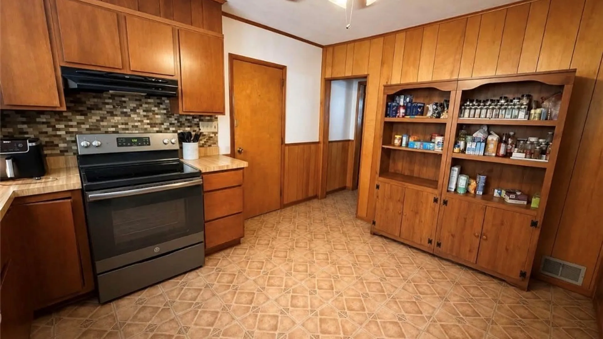 Property at 1817 Copperfield Street, Utica, NY 13501 3