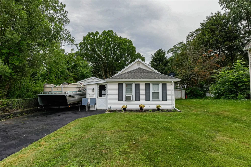 Property at 47 Chippendale Road, Greece, NY 14616