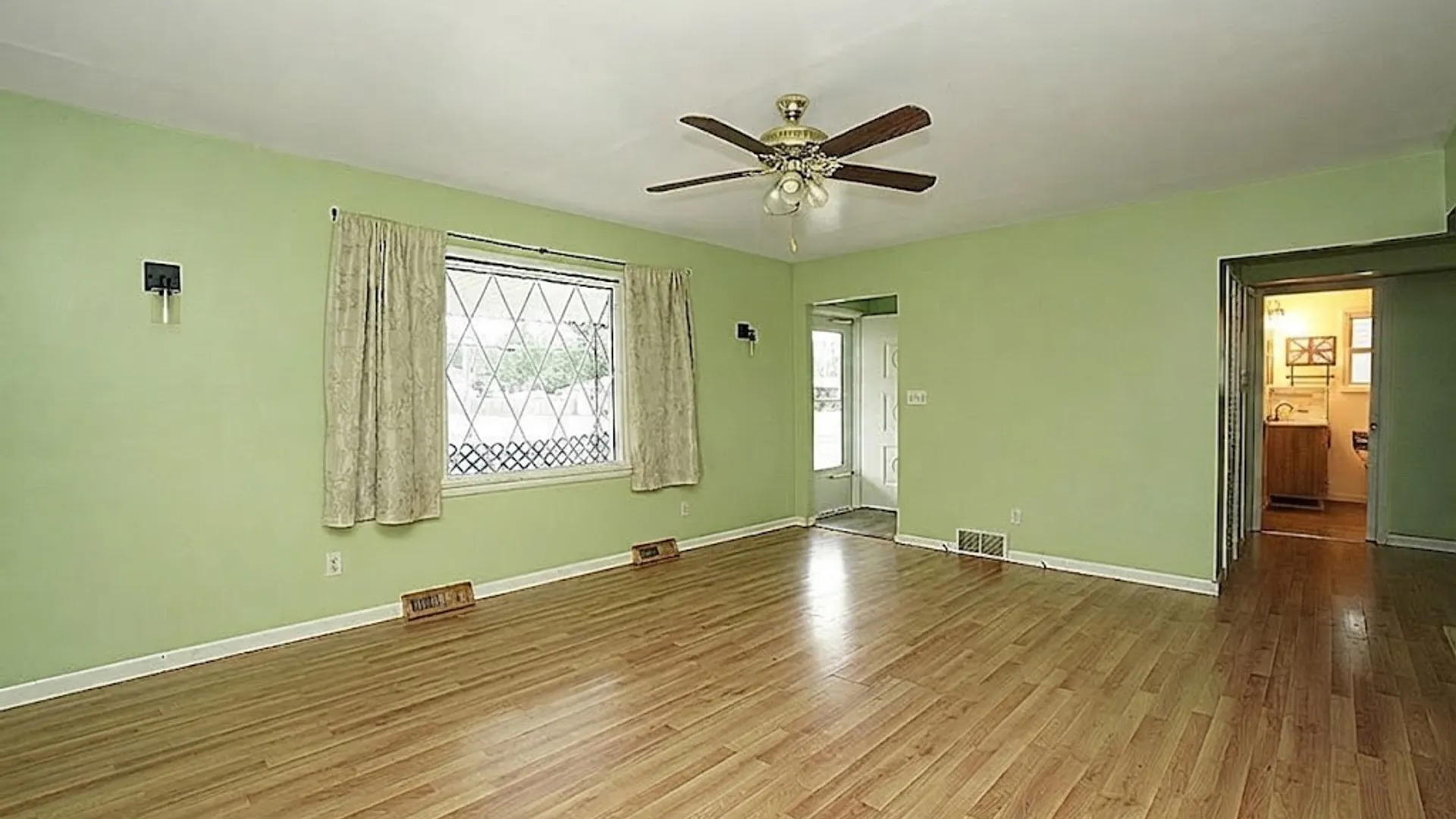 Property at 522 Witmer Road, North Tonawanda, NY 14120 12
