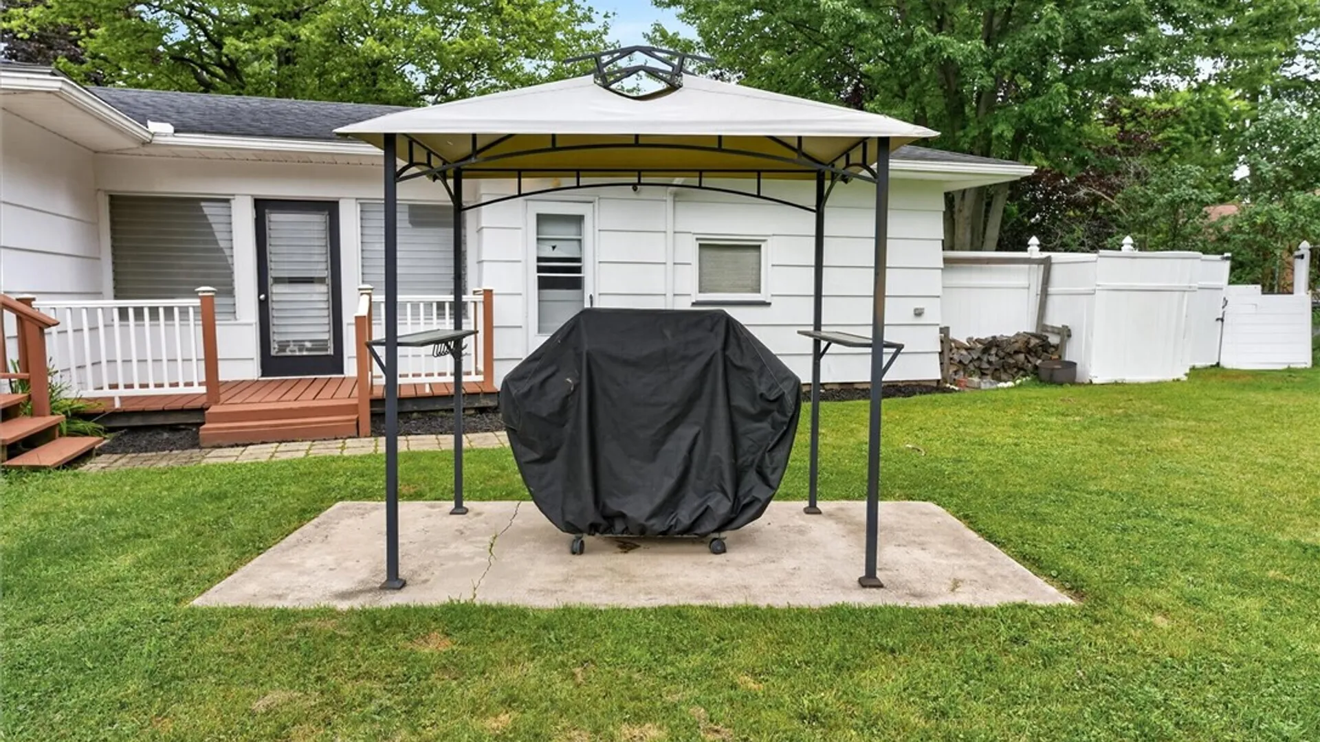 Property at 33 Greenbriar Drive, Gates, NY 14624 8
