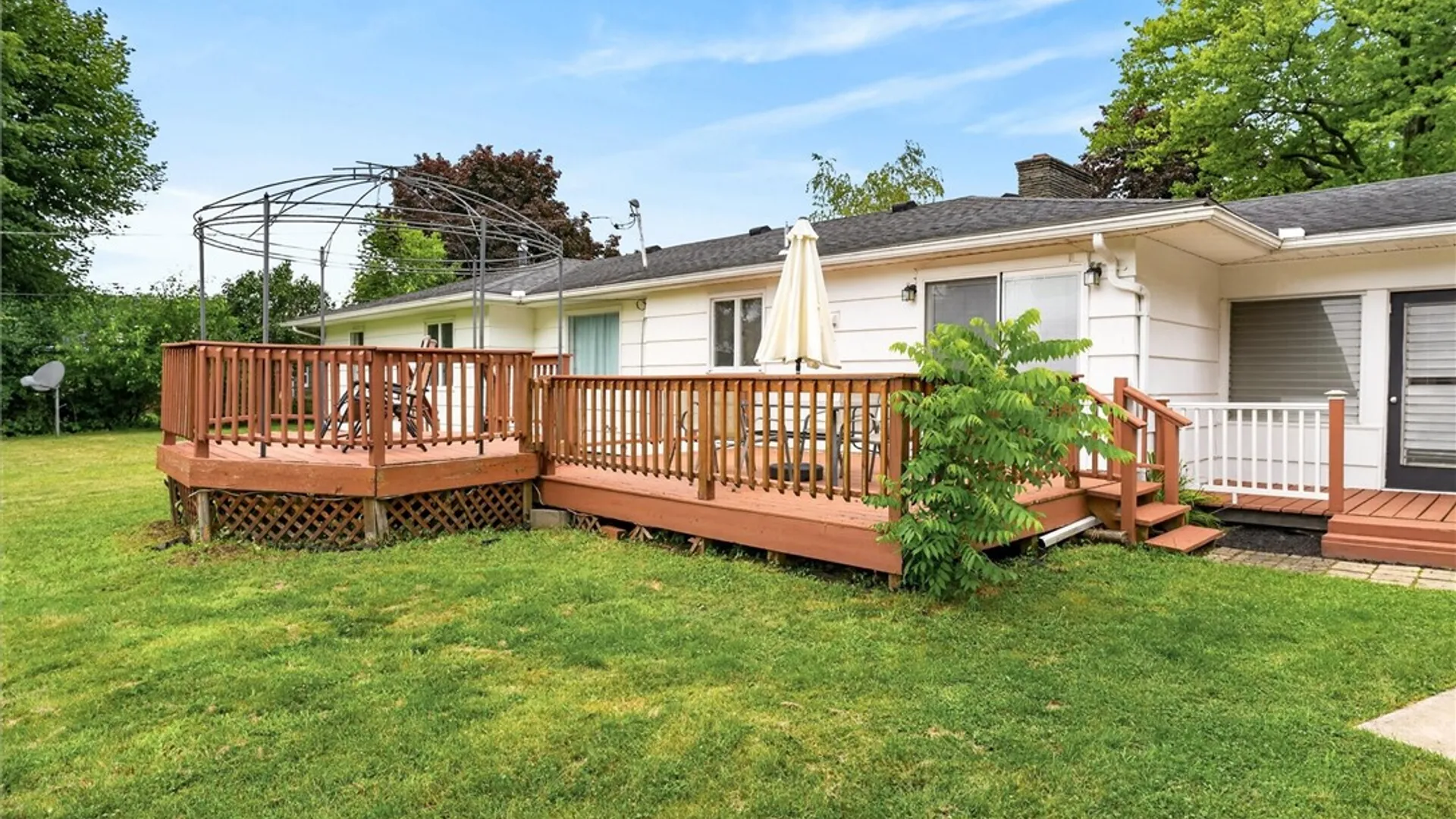 Property at 33 Greenbriar Drive, Gates, NY 14624 9