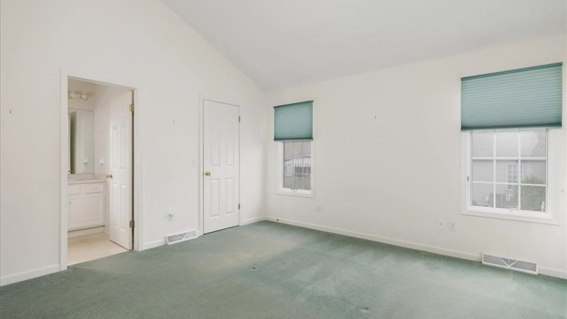 Property at 5543 Hemdale Dr Drive, Clarence, NY 14221 11