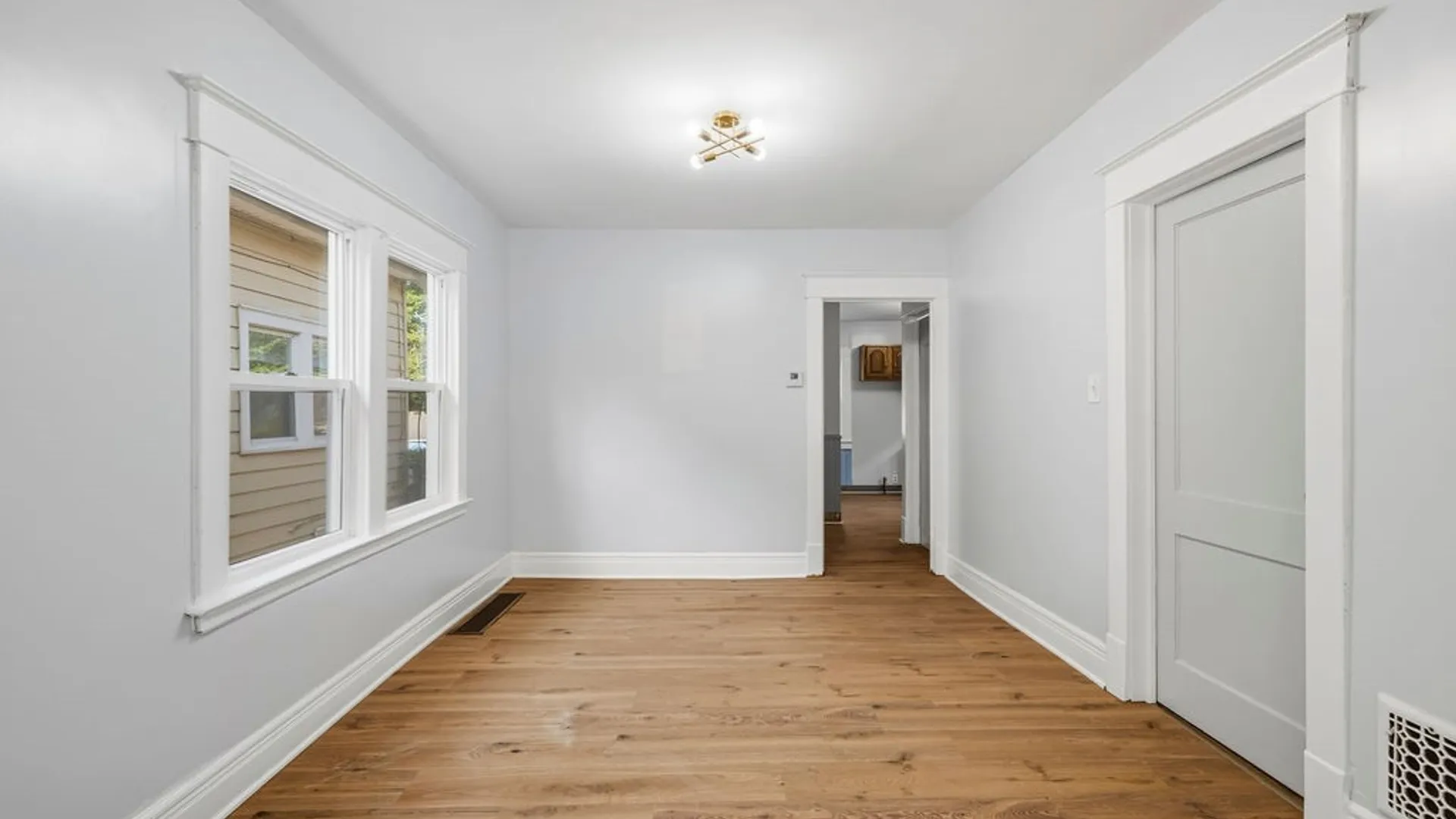 Property at 28 Schuele Avenue, Buffalo, NY 14215 10