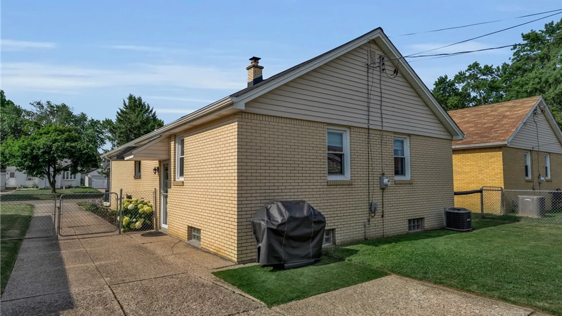 Property at 102 Central Boulevard, Cheektowaga, NY 14225 22