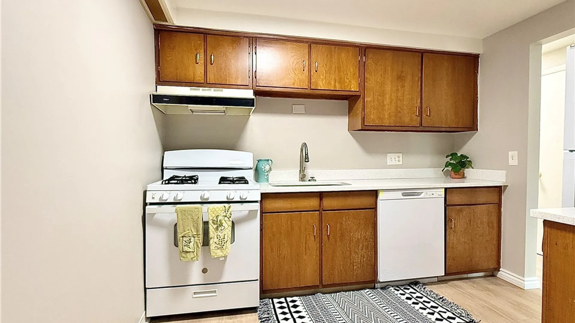 Property at 10 Wayne Terrace, Cheektowaga, NY 14225 9