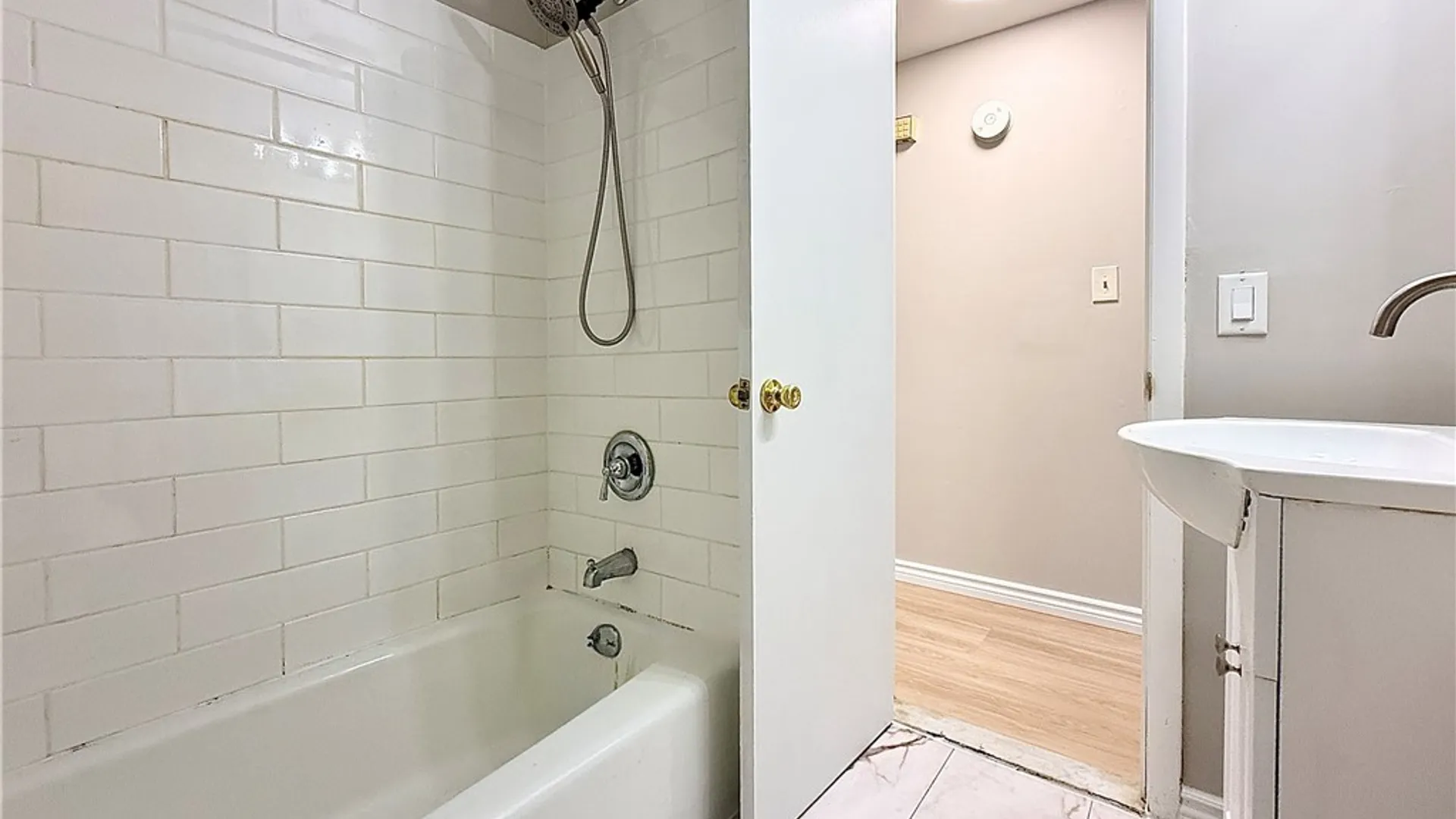 Property at 10 Wayne Terrace, Cheektowaga, NY 14225 16