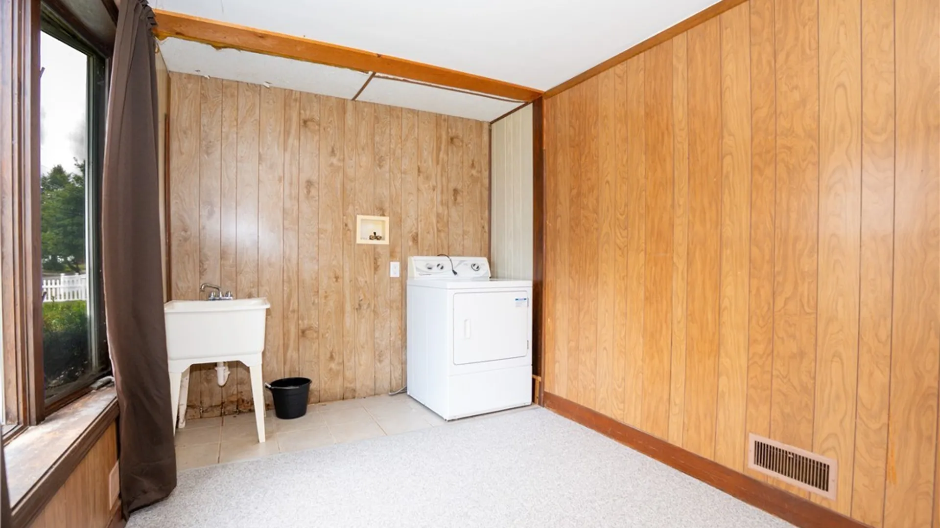 Property at 54 Barnsdale Avenue, West Seneca, NY 14224 15
