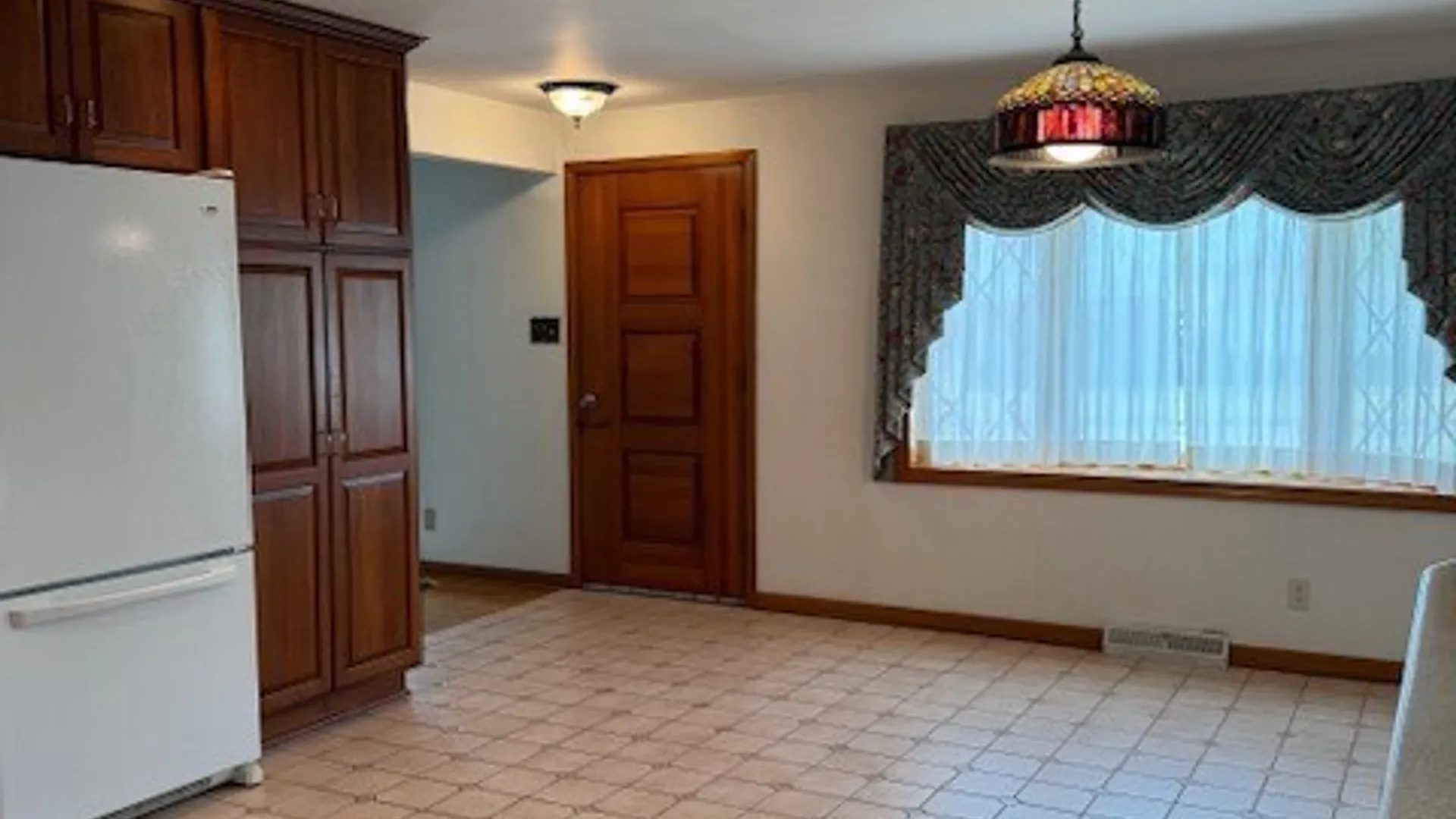Property at 809 George Urban Boulevard, Cheektowaga, NY 14225 10