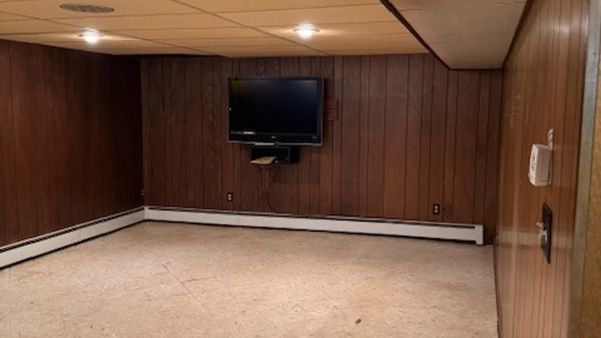 Property at 809 George Urban Boulevard, Cheektowaga, NY 14225 23