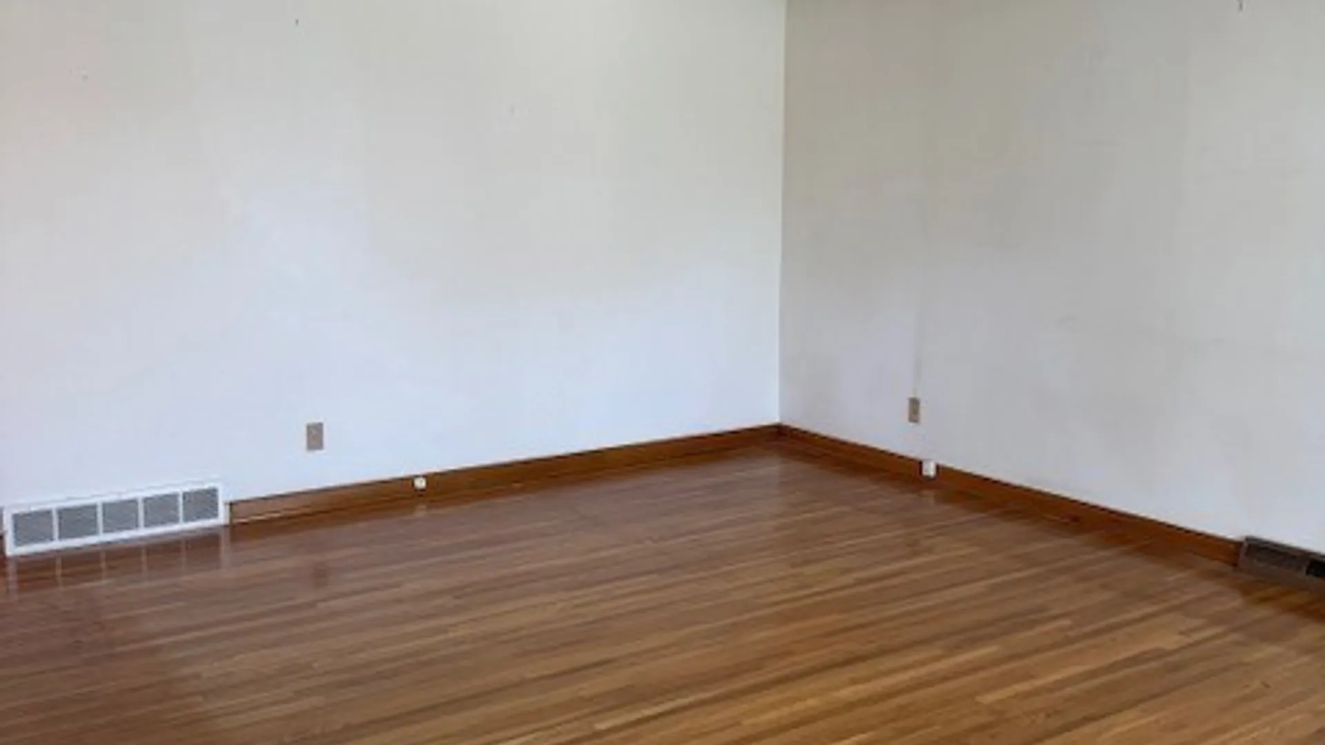 Property at 809 George Urban Boulevard, Cheektowaga, NY 14225 6
