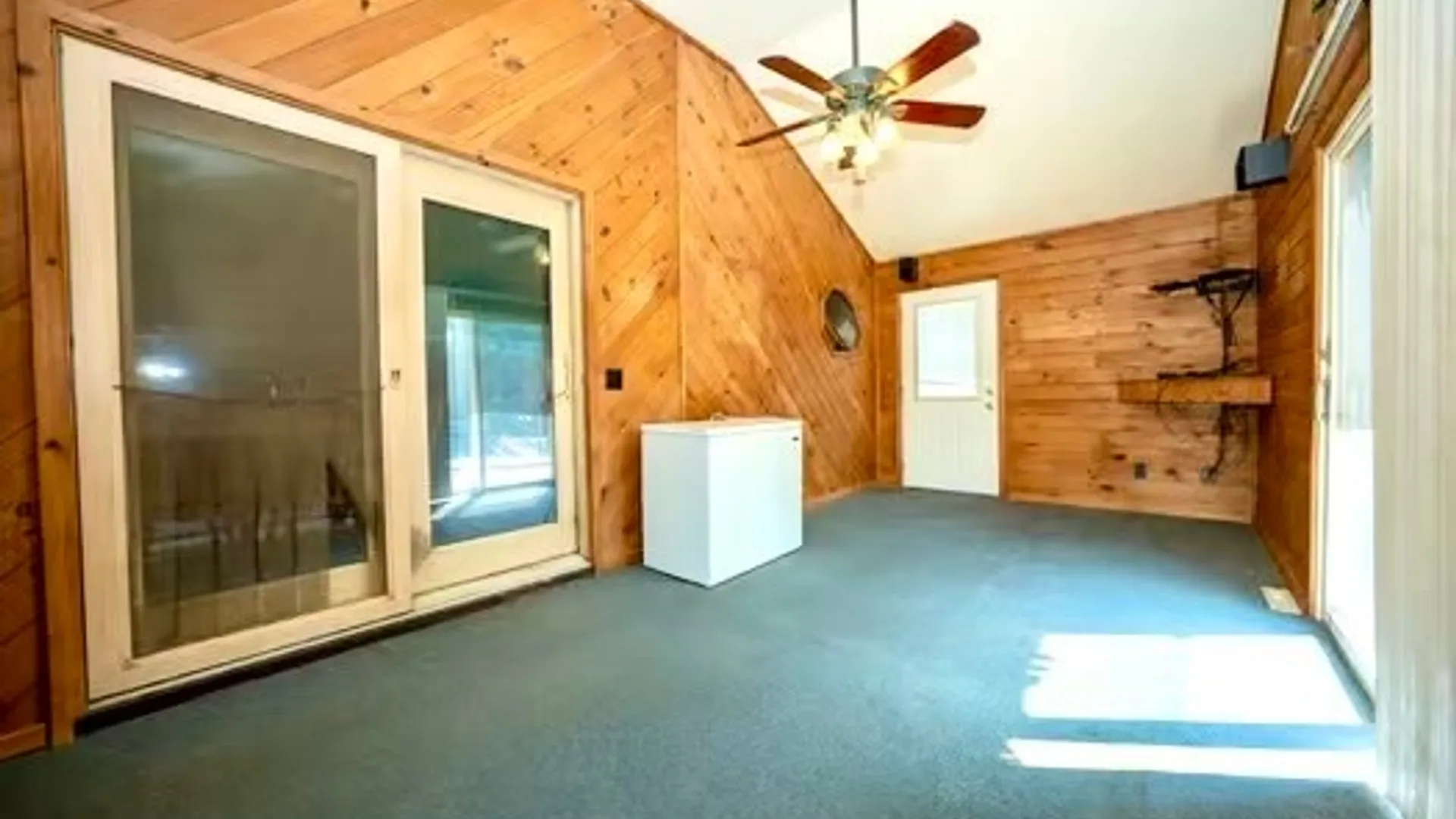 Property at 302 Knox Avenue, West Seneca, NY 14224 11