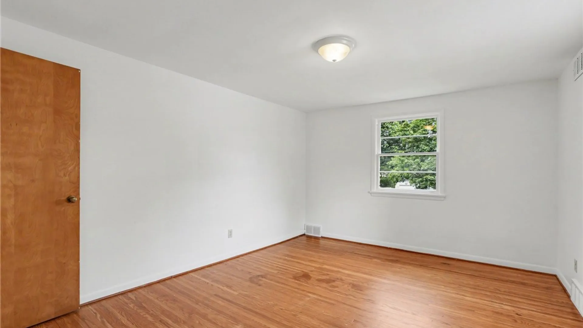 Property at 160 Chadwell Rd, Irondequoit, NY 14609 20