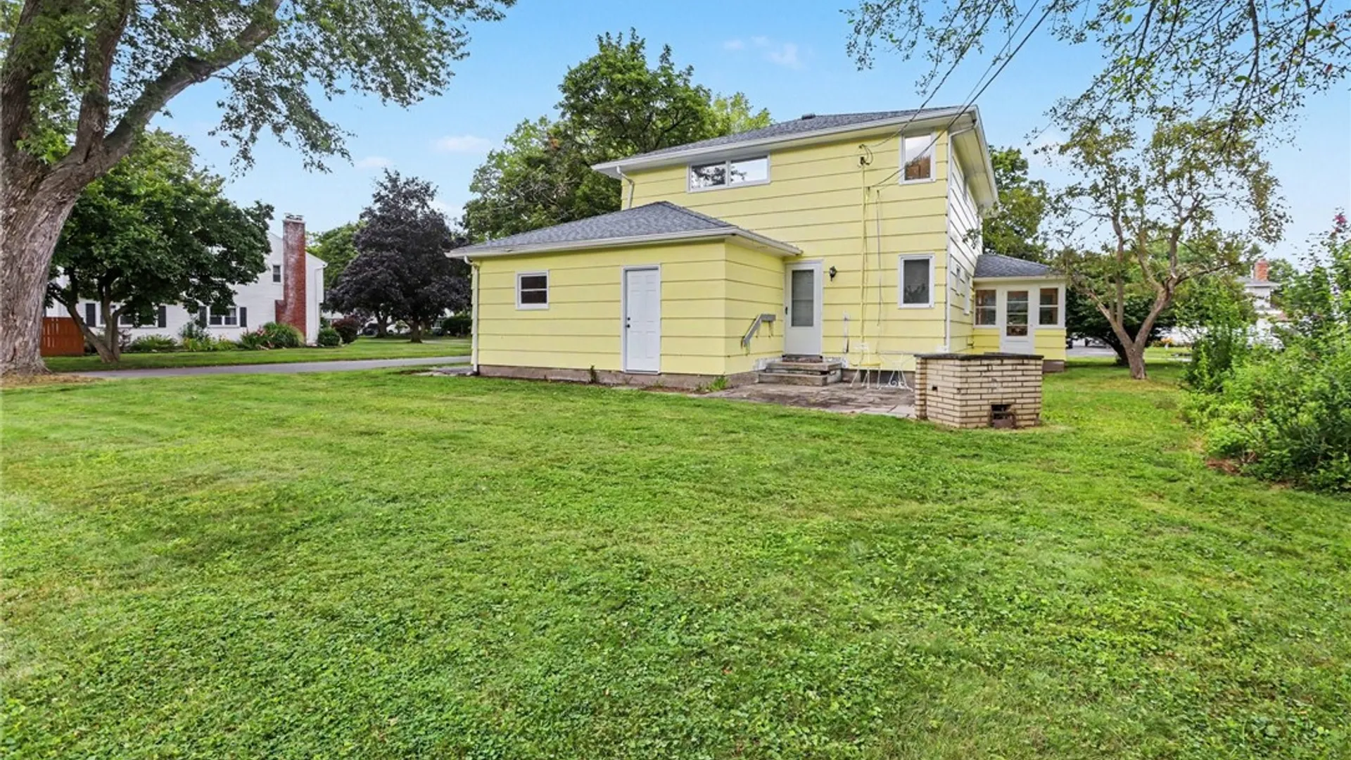 Property at 160 Chadwell Rd, Irondequoit, NY 14609 26