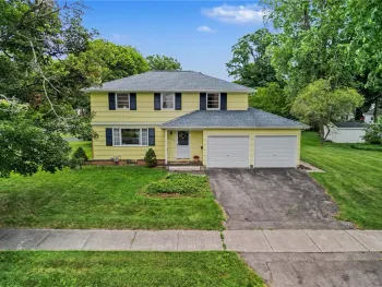 Property at 160 Chadwell Rd, Irondequoit, NY 14609