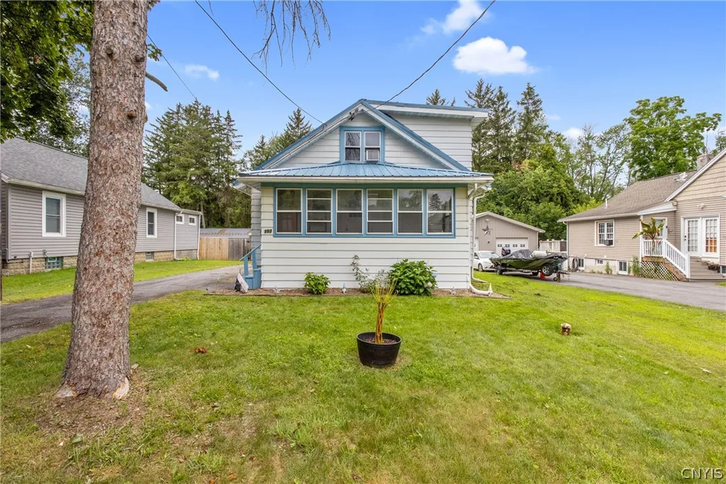 Property at 107 Randall Terrace, Cicero, NY 13212