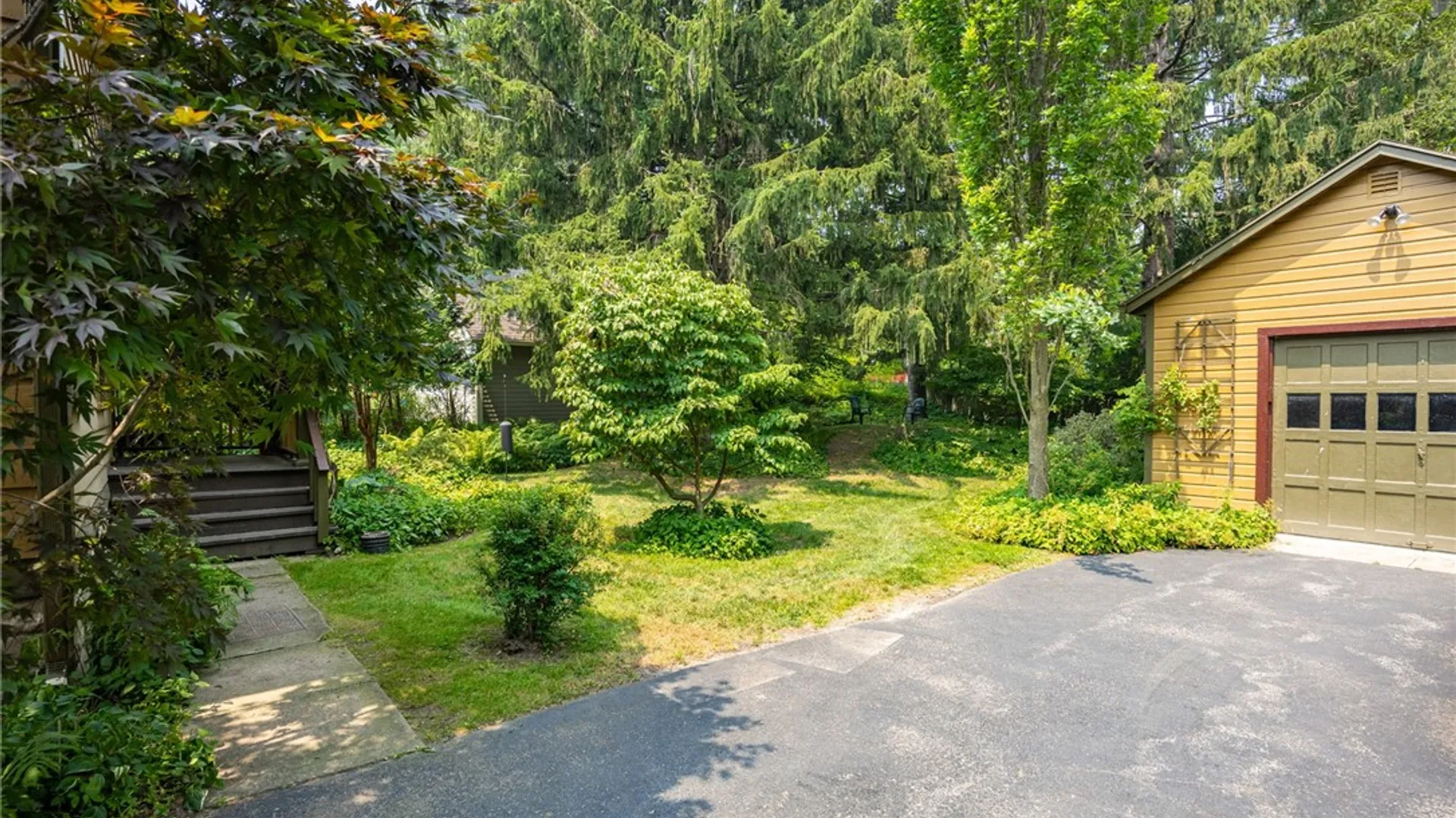 Property at 6 Line Street, Pittsford, NY 14534 8