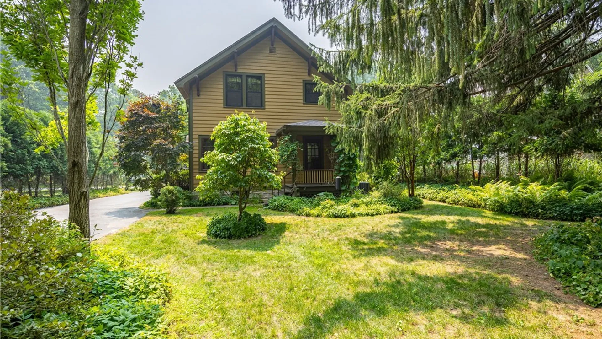 Property at 6 Line Street, Pittsford, NY 14534 10