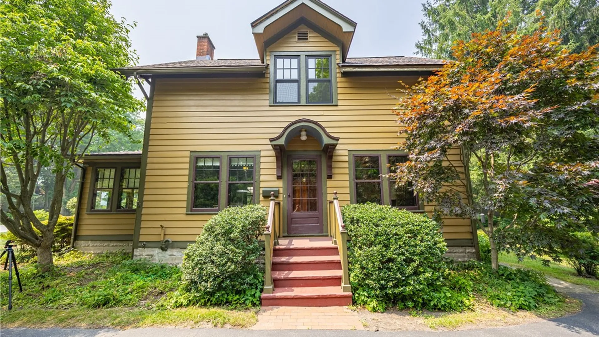 Property at 6 Line Street, Pittsford, NY 14534 5