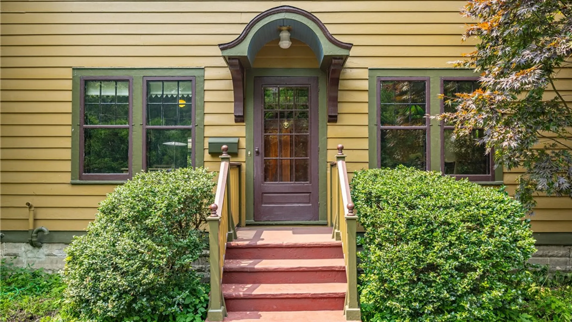 Property at 6 Line Street, Pittsford, NY 14534 7