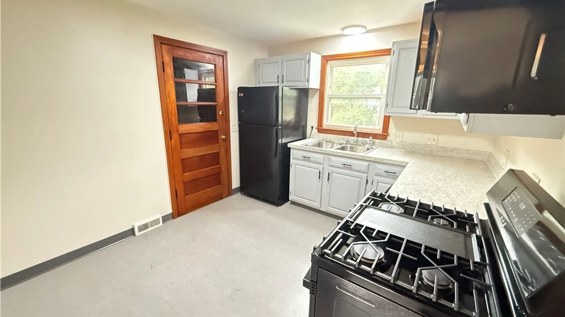 Property at 428 Buckingham Ave, Syracuse, NY 13210 24