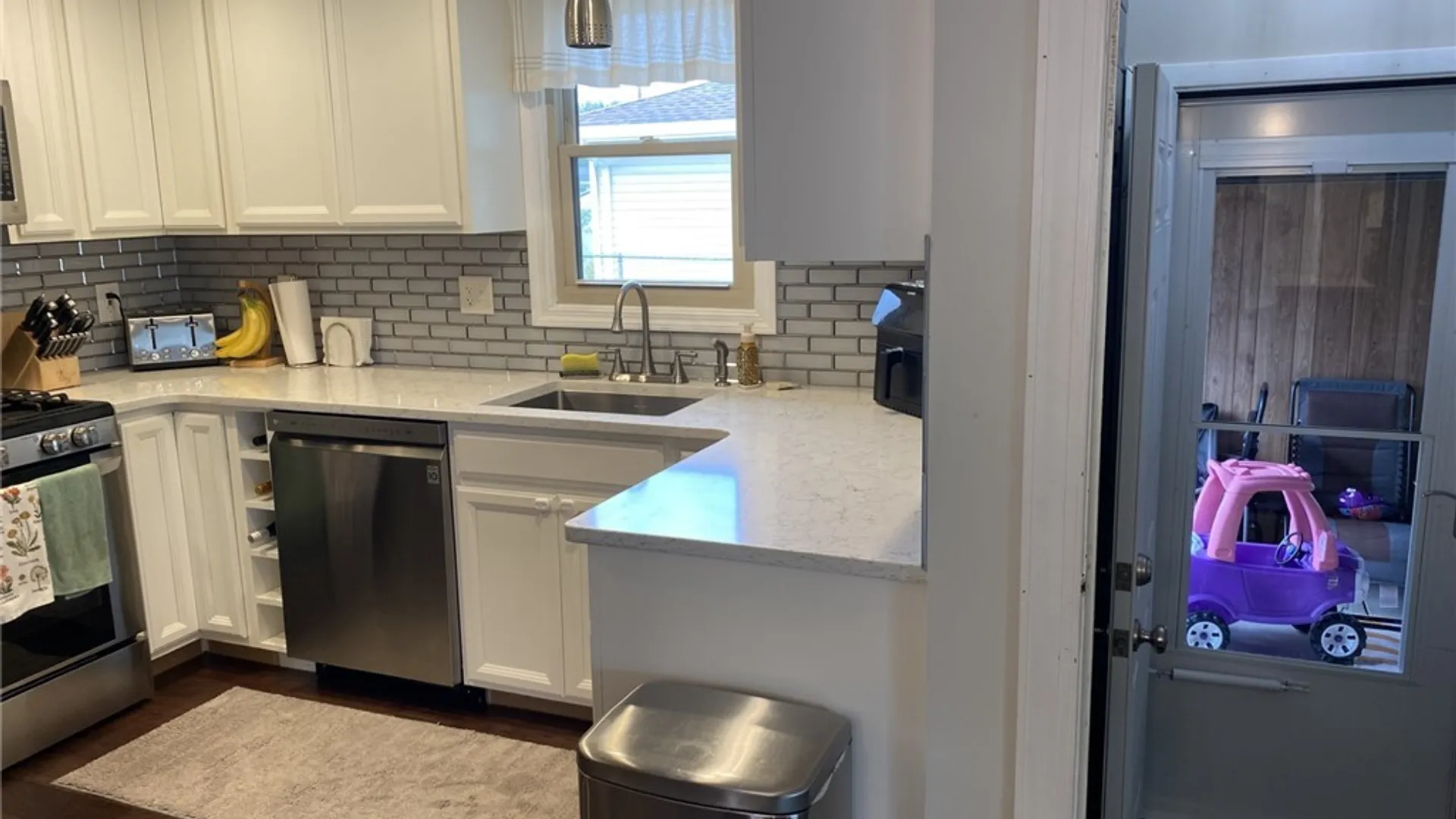 Property at 33 E Toulon Drive, Cheektowaga, NY 14227 7