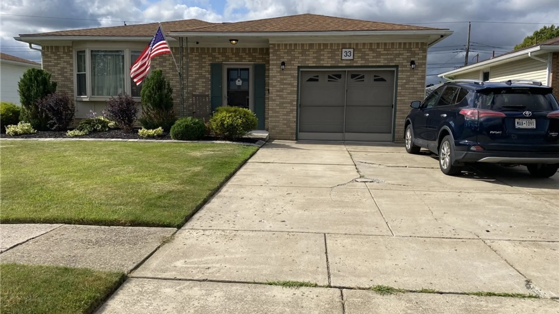 Property at 33 E Toulon Drive, Cheektowaga, NY 14227 35