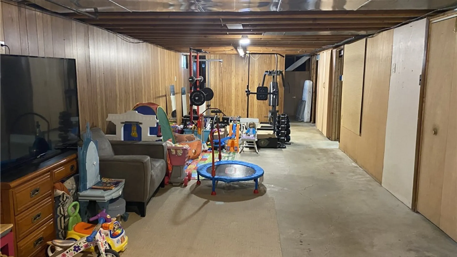 Property at 33 E Toulon Drive, Cheektowaga, NY 14227 29