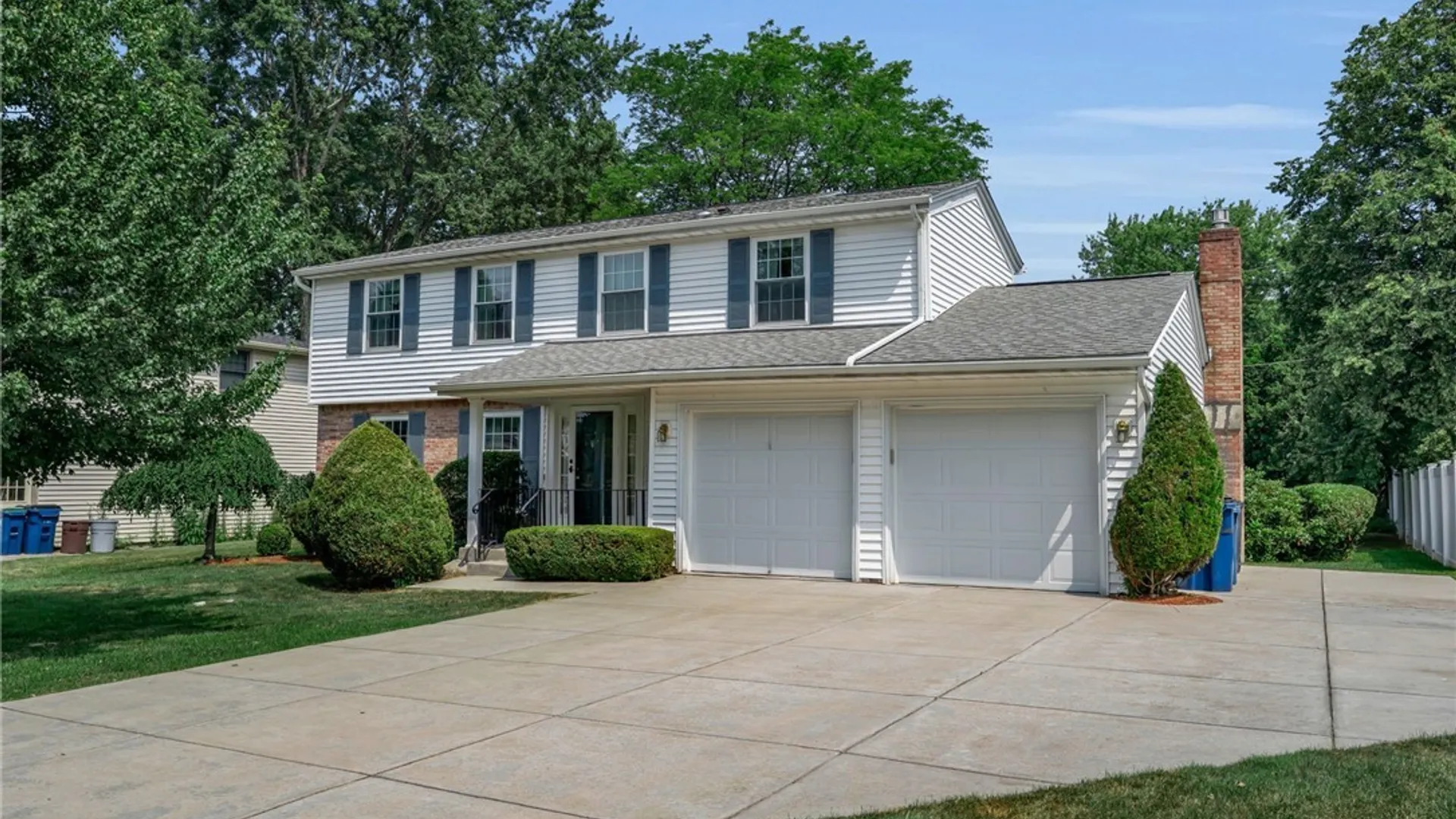 Property at 128 Old Farm Circle, Amherst, NY 14221 2