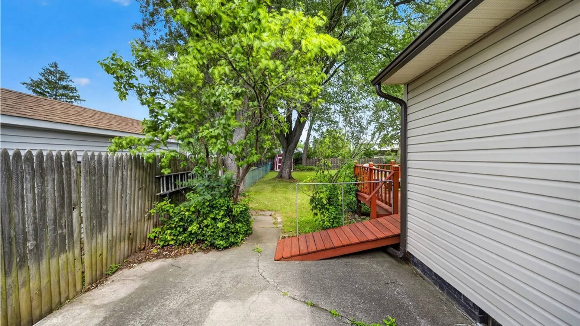 Property at 305 Hanover Avenue, Salina, NY 13088 13