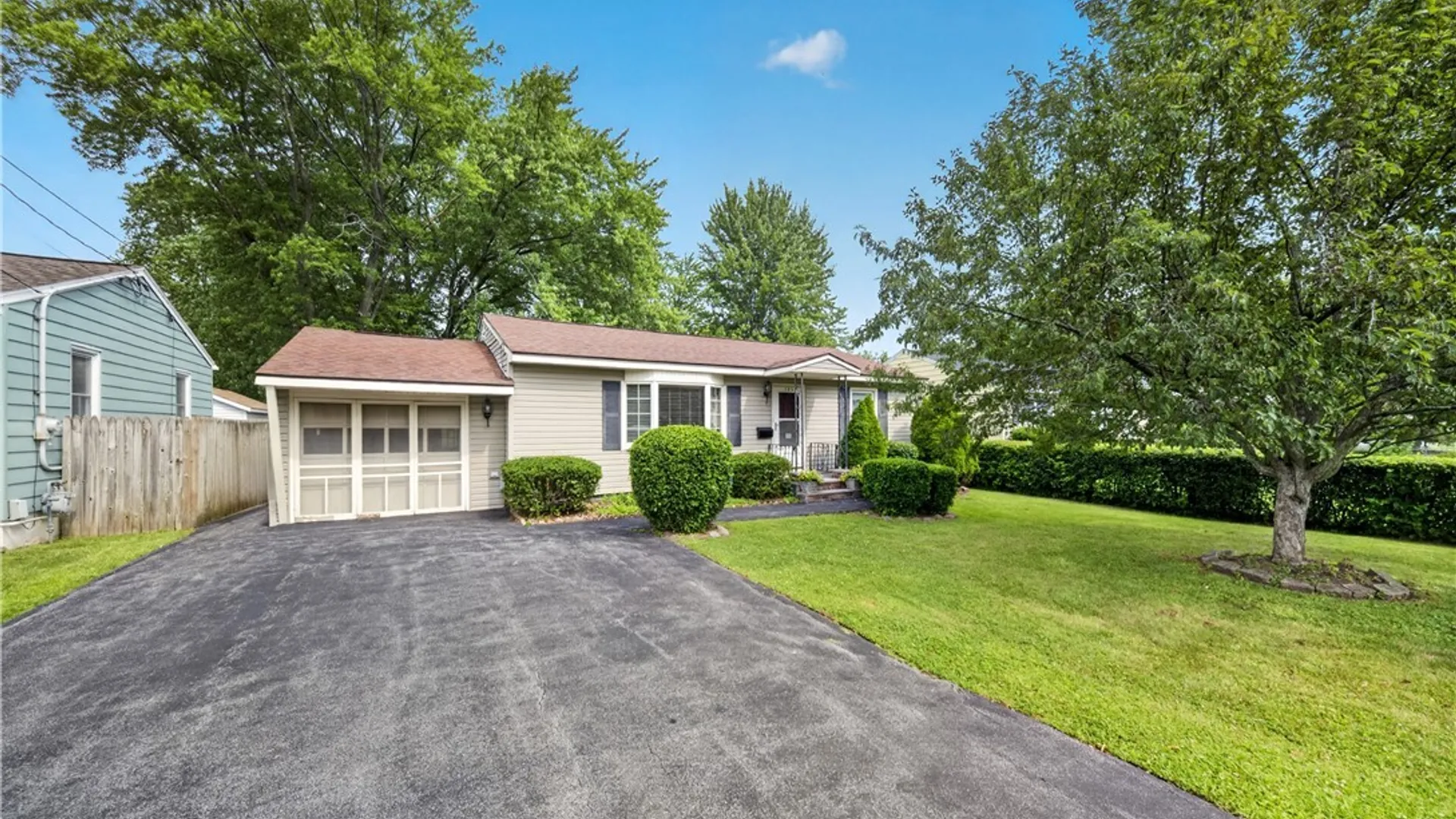 Property at 305 Hanover Avenue, Salina, NY 13088 4
