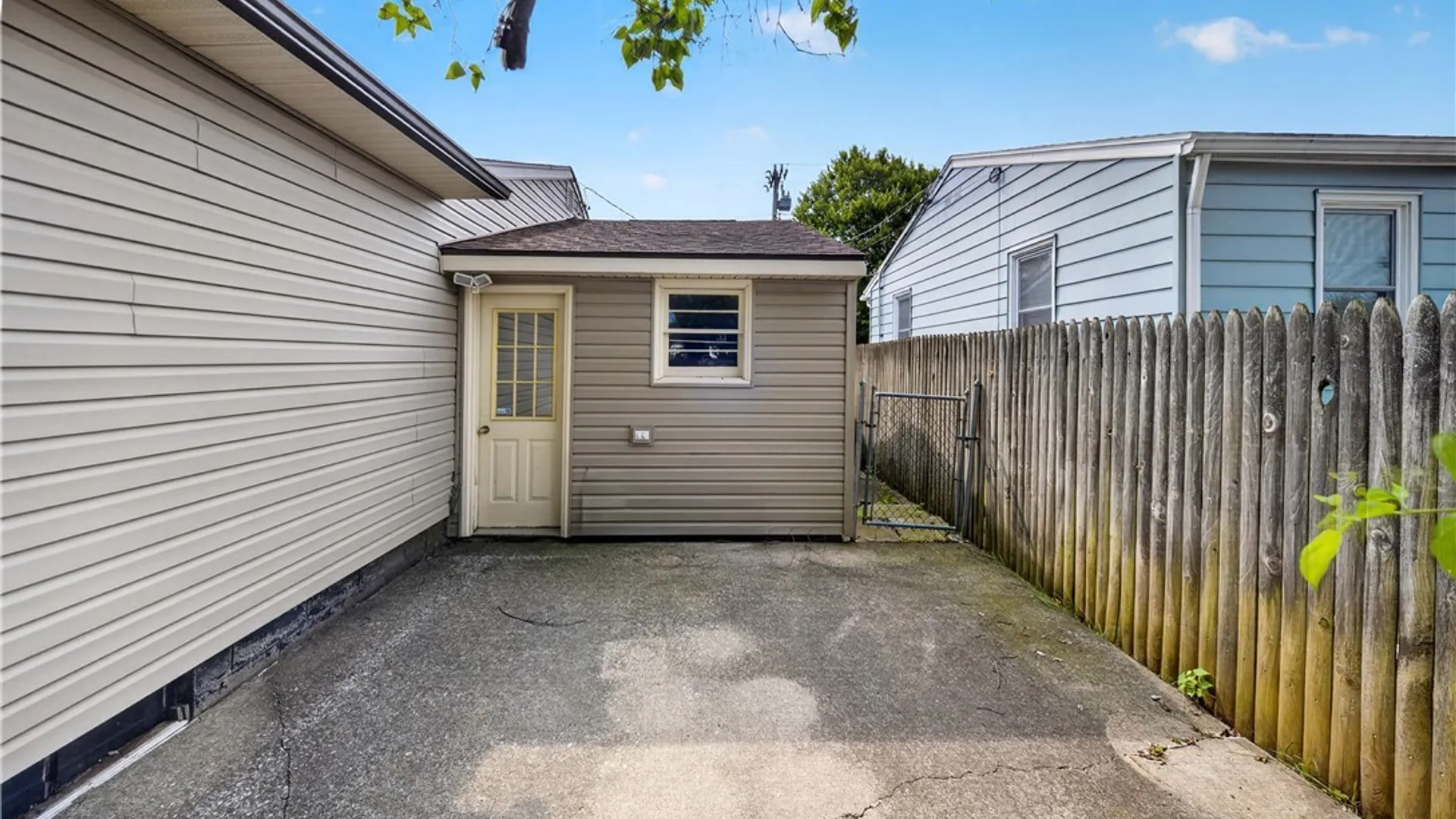 Property at 305 Hanover Avenue, Salina, NY 13088 6