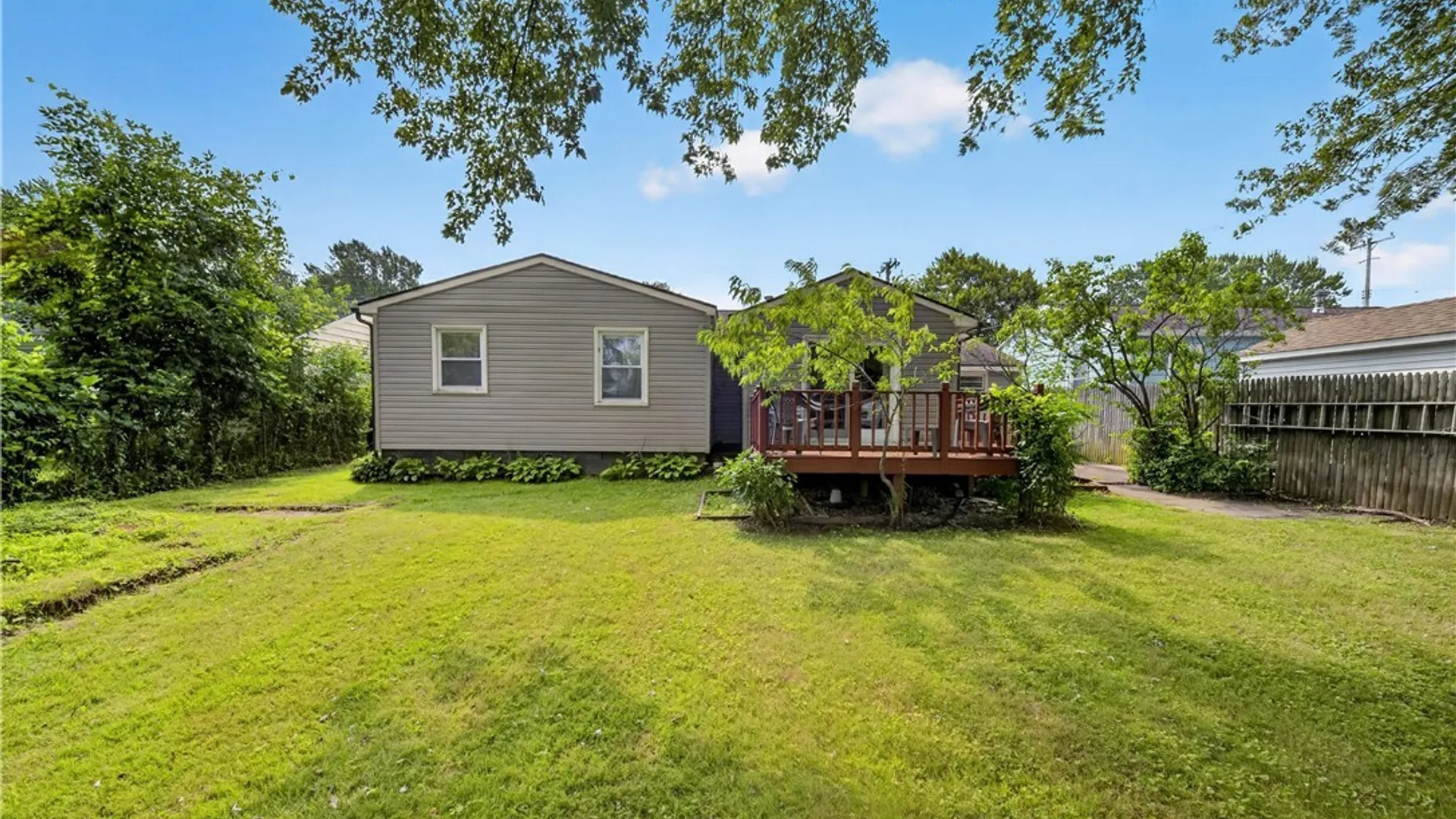 Property at 305 Hanover Avenue, Salina, NY 13088 8