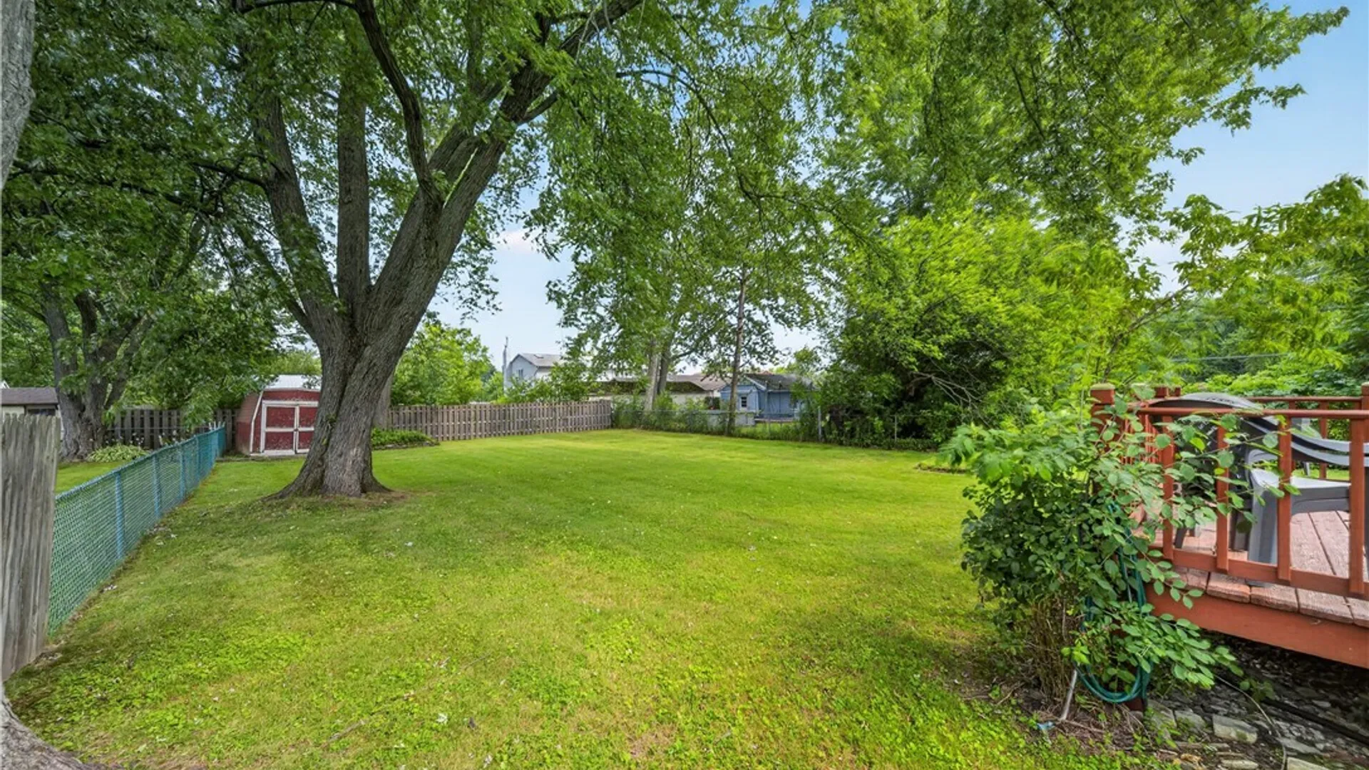 Property at 305 Hanover Avenue, Salina, NY 13088 10