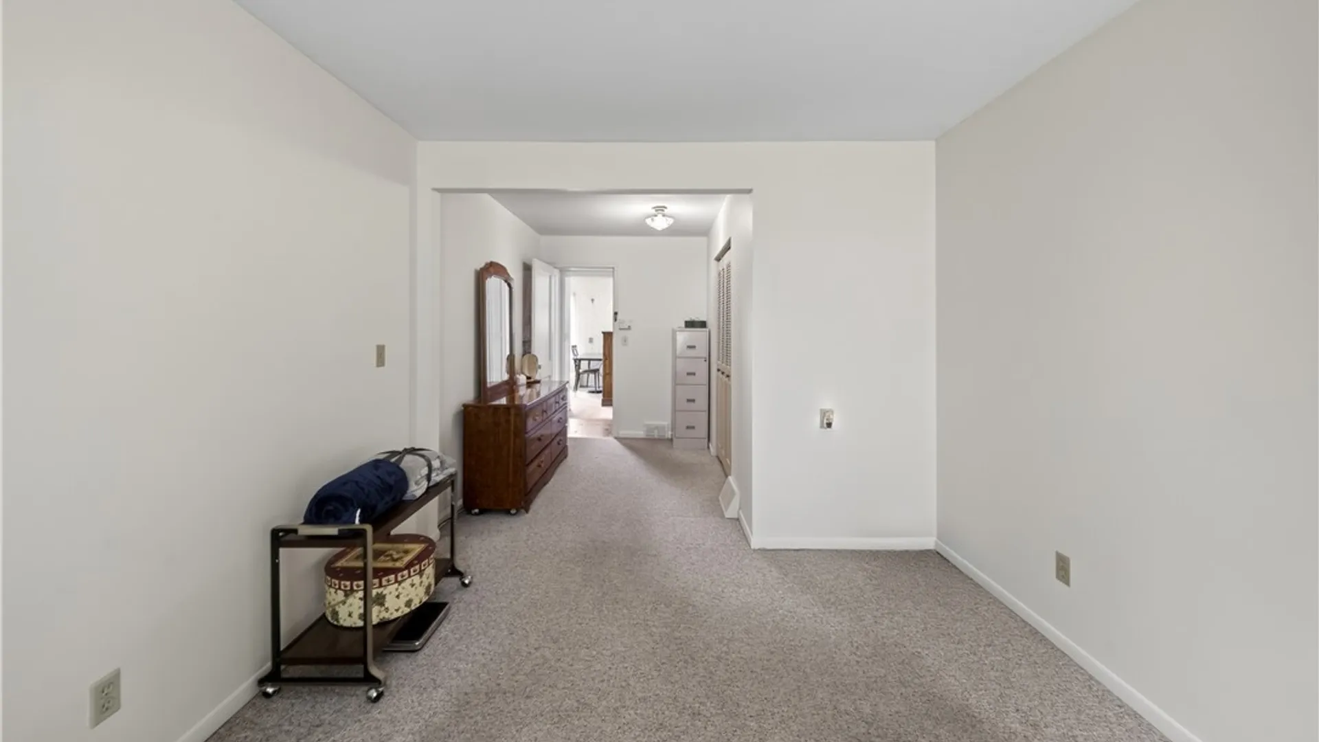 Property at 305 Hanover Avenue, Salina, NY 13088 25