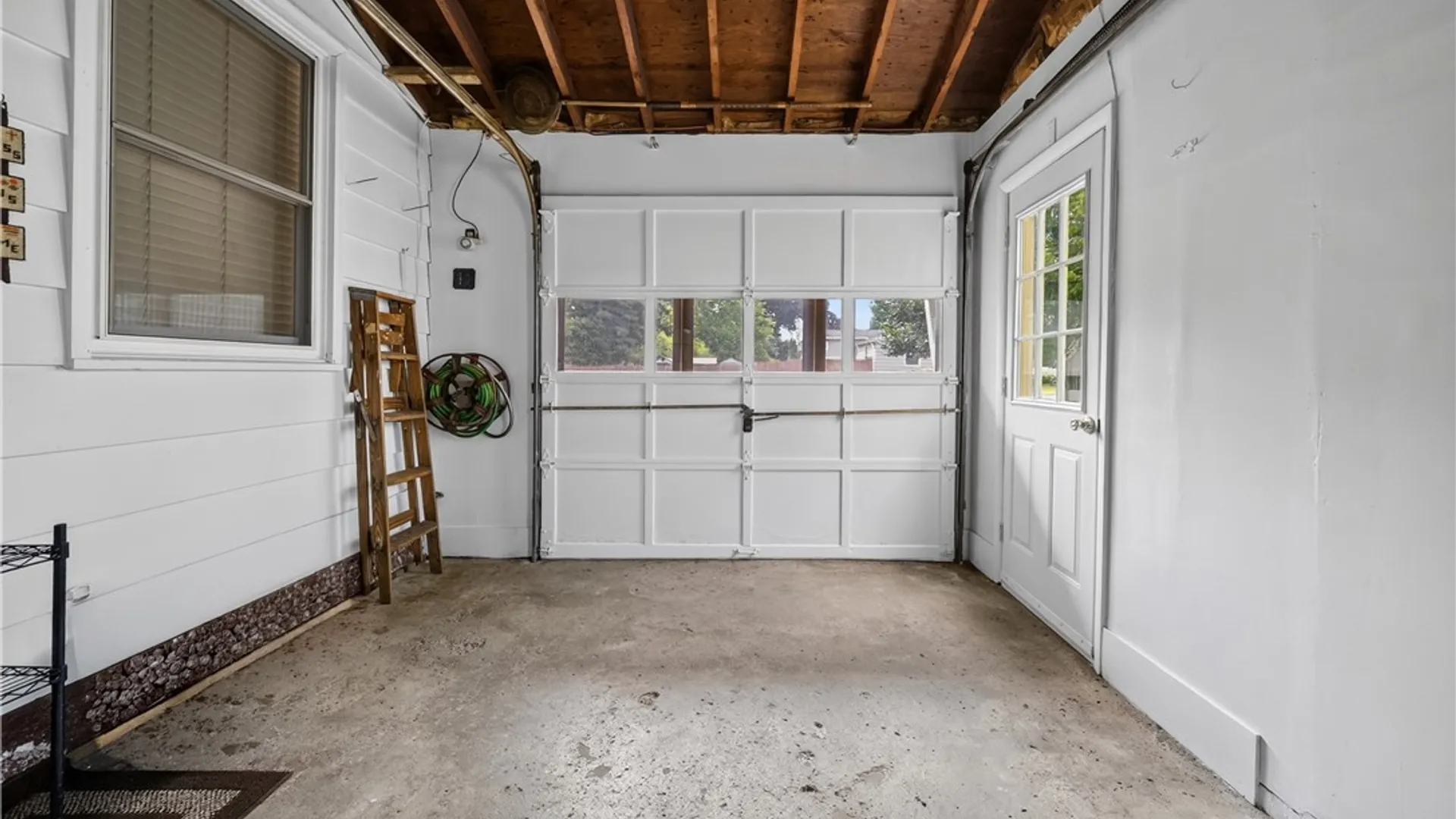 Property at 305 Hanover Avenue, Salina, NY 13088 38