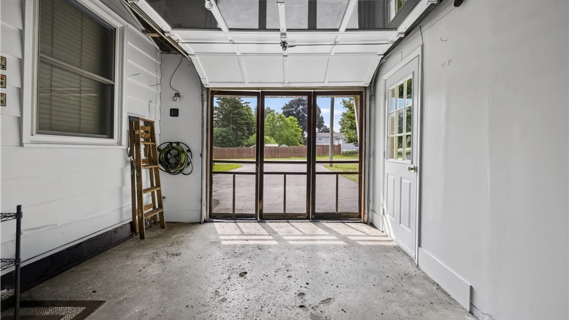 Property at 305 Hanover Avenue, Salina, NY 13088 39