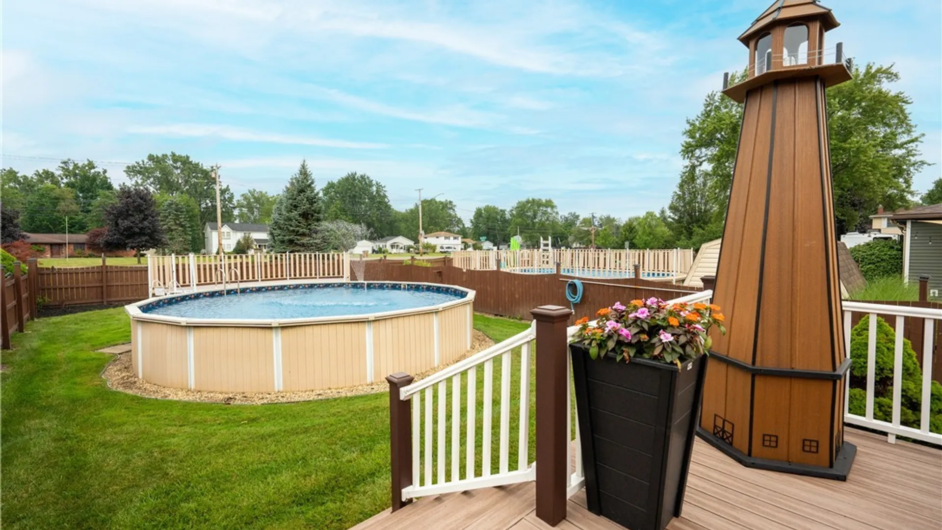 Property at 2 Autumn Lane, Cheektowaga, NY 14043 44