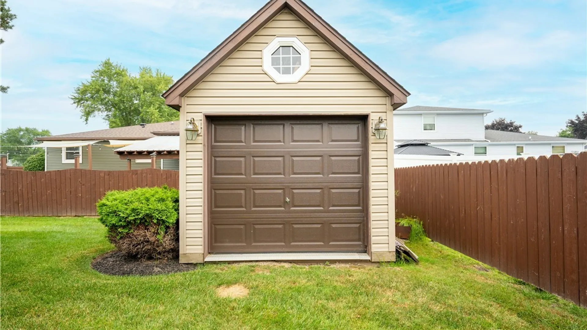 Property at 2 Autumn Lane, Cheektowaga, NY 14043 47