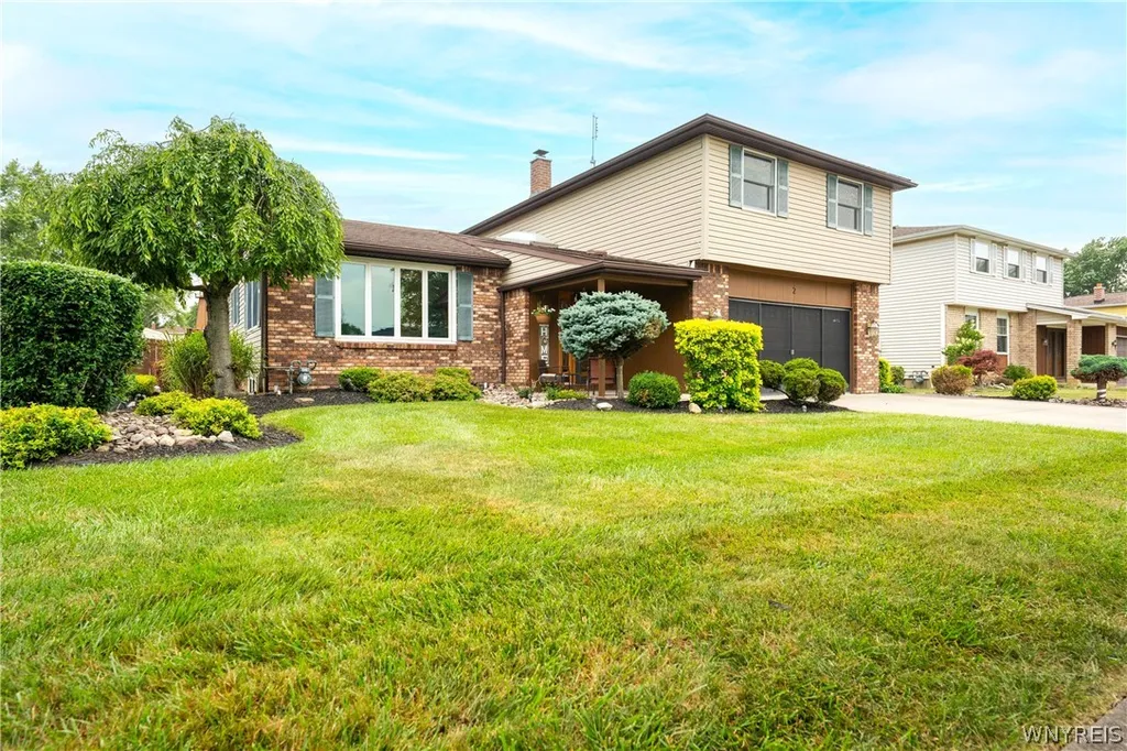 Property at 2 Autumn Lane, Cheektowaga, NY 14043