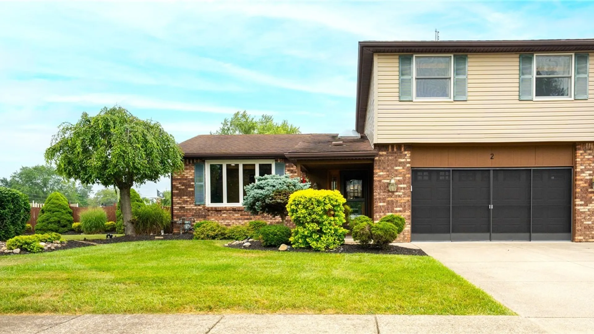 Property at 2 Autumn Lane, Cheektowaga, NY 14043 3