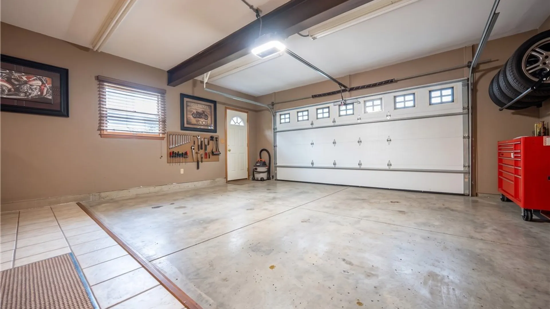 Property at 2 Autumn Lane, Cheektowaga, NY 14043 42