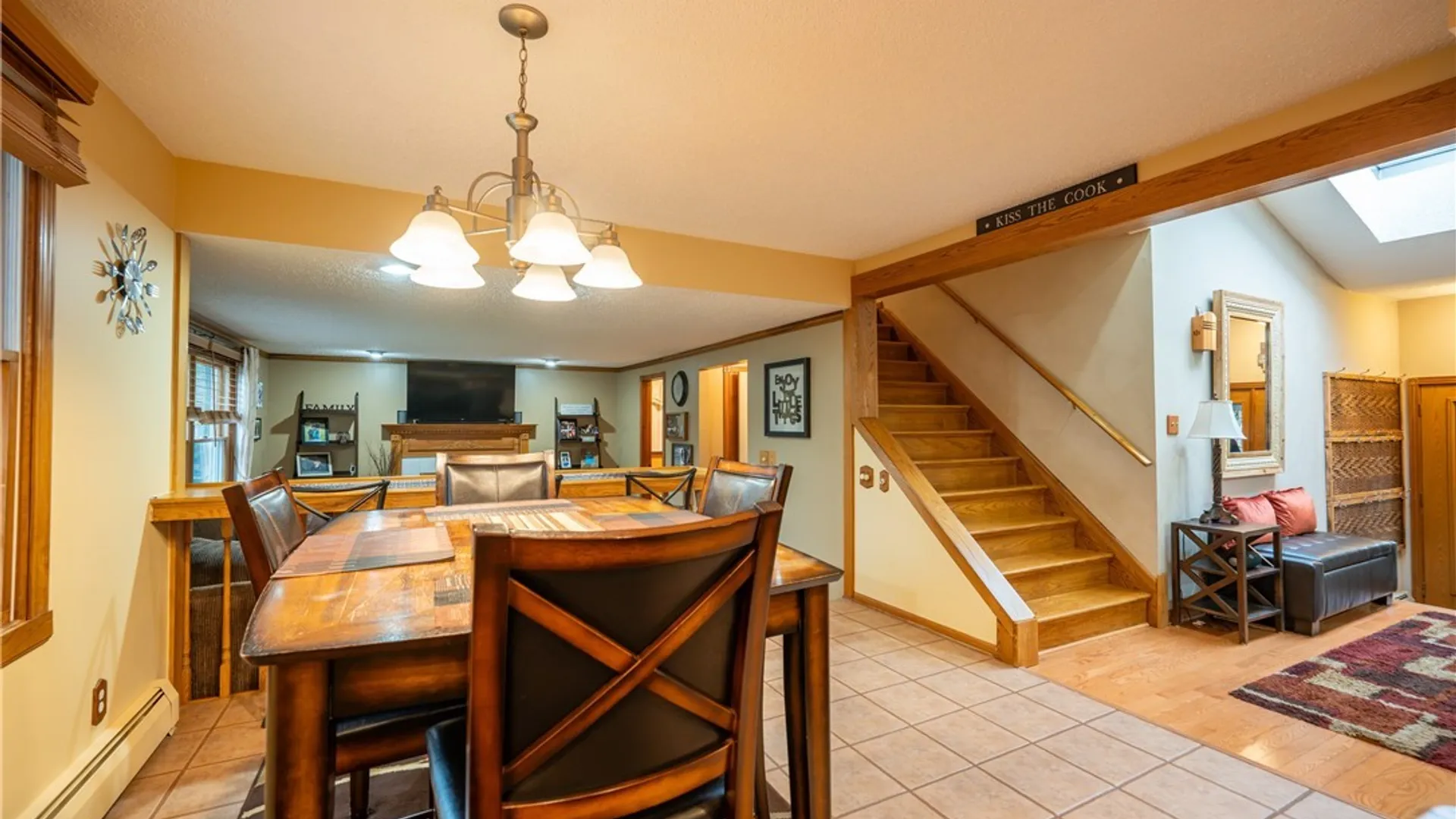 Property at 2 Autumn Lane, Cheektowaga, NY 14043 15