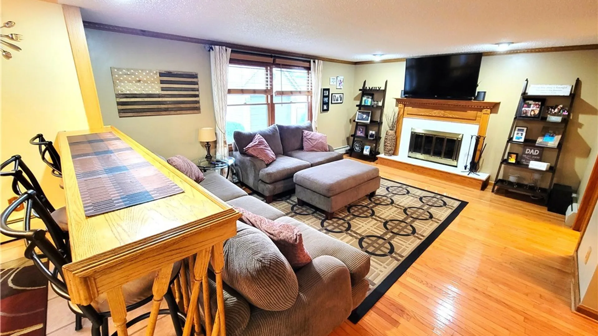 Property at 2 Autumn Lane, Cheektowaga, NY 14043 16