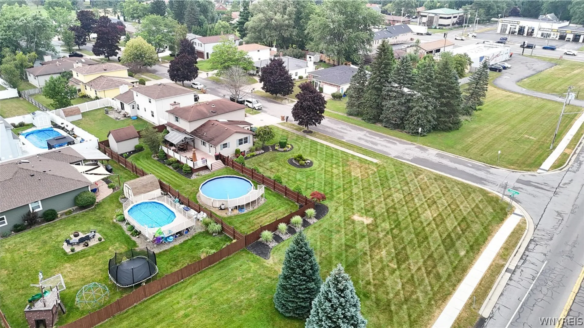 Property at 2 Autumn Lane, Cheektowaga, NY 14043 50