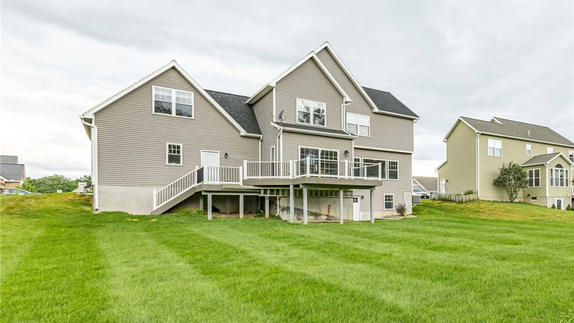 Property at 22 Tea Olive Lane, Perinton, NY 14450 34