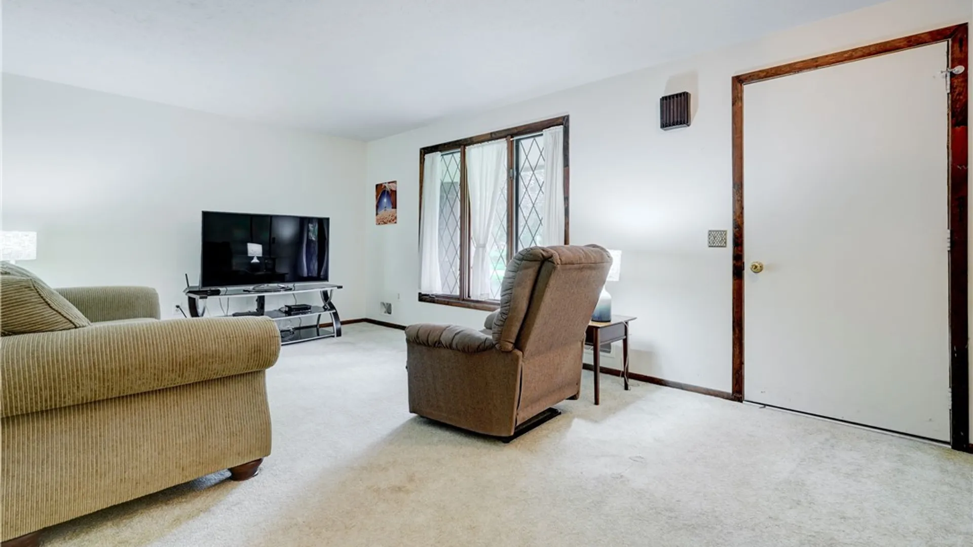 Property at 72 Burlwood Dr, Greece, NY 14612 5